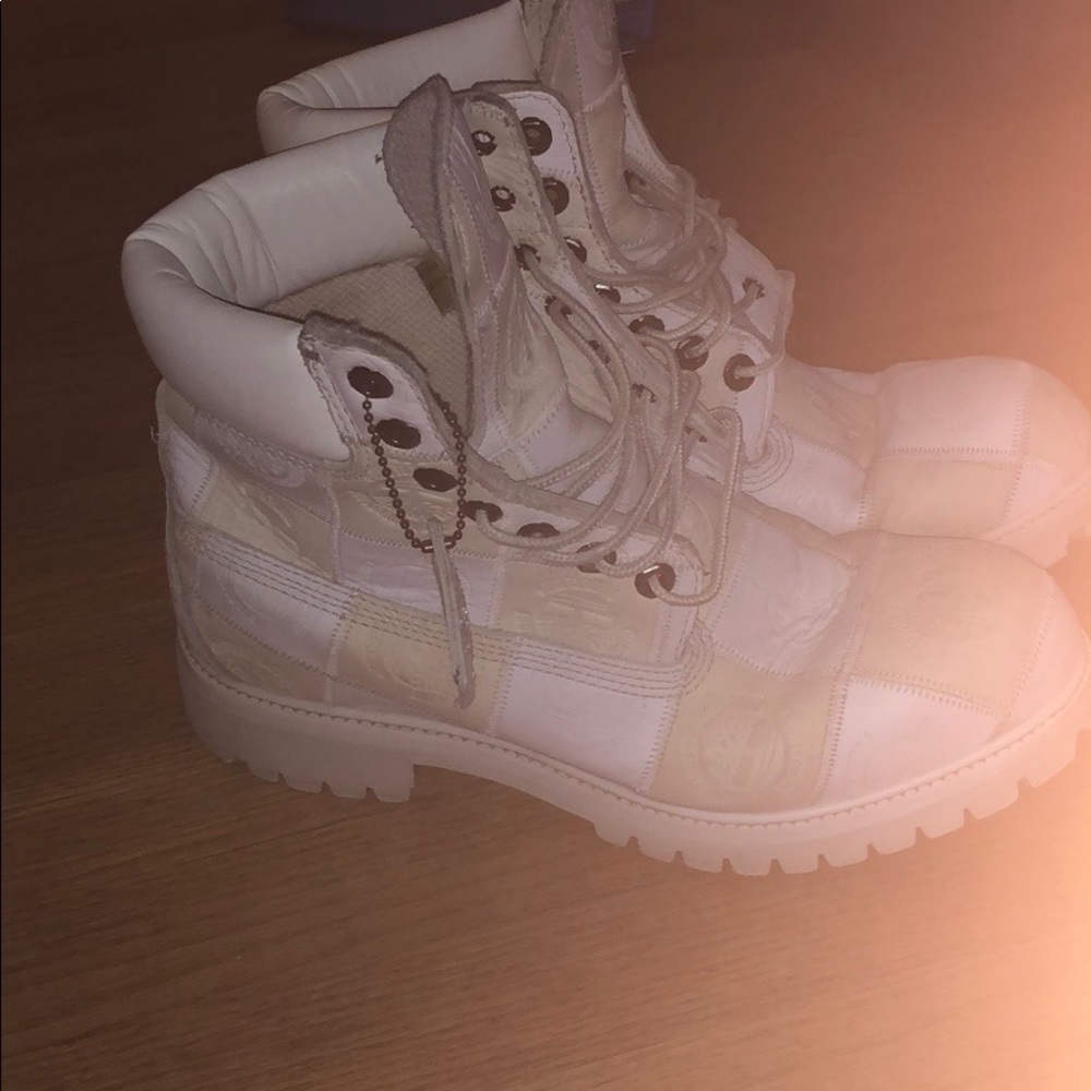 Timberlands - Picture 2 of 7